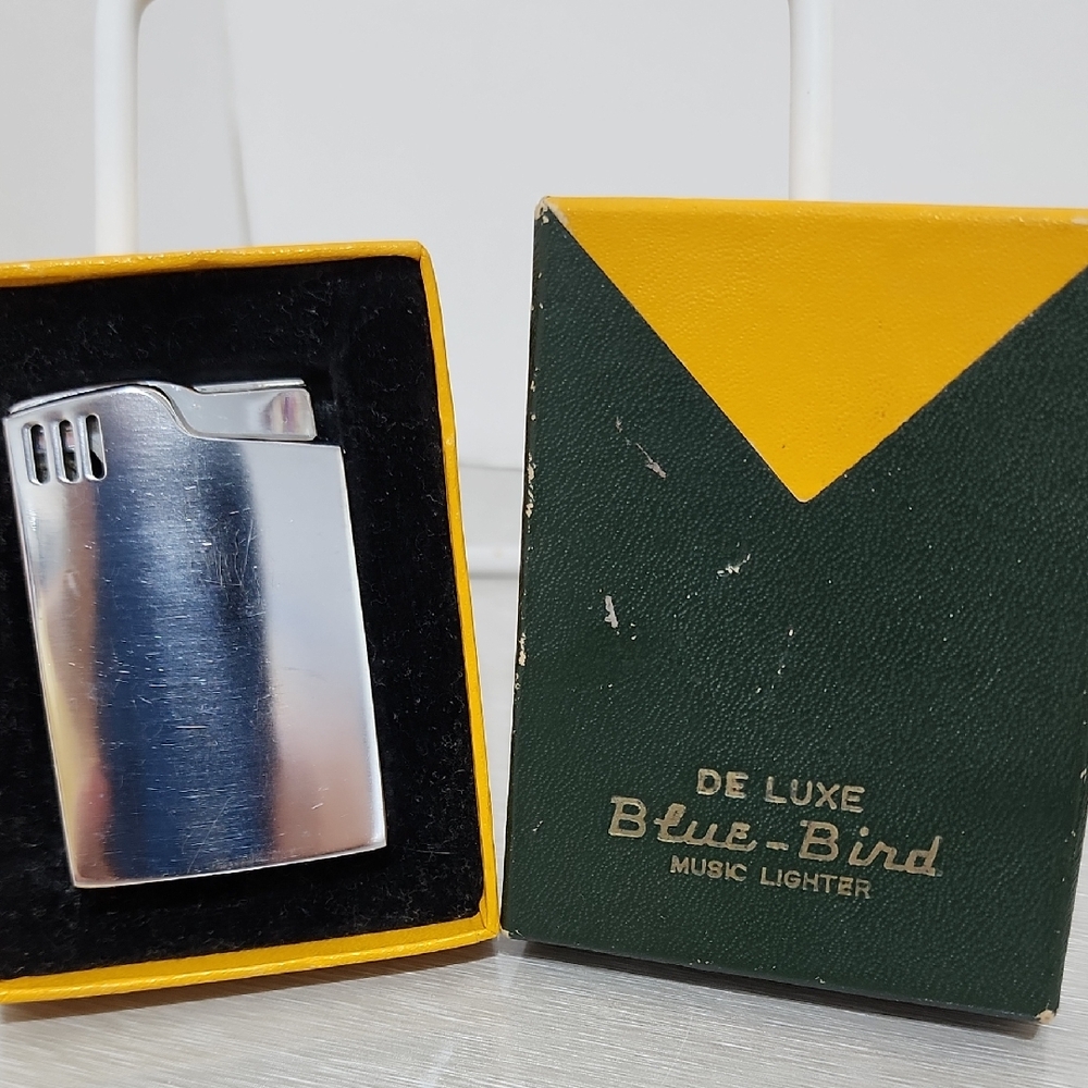 De Luxe Blue-Bird Silver Lighter
